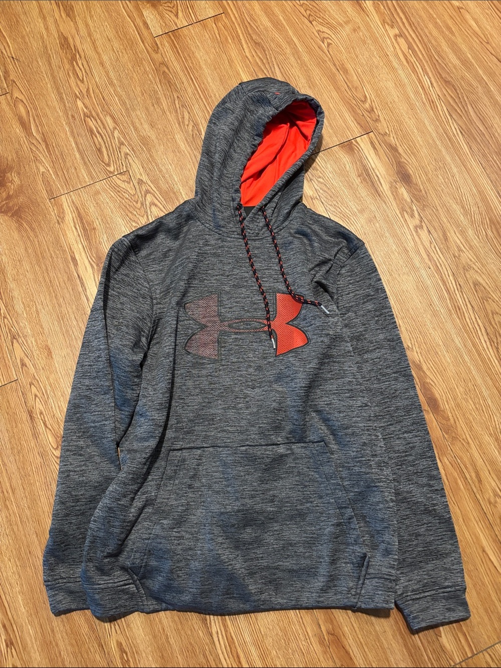 Under Armour Sweatshirt